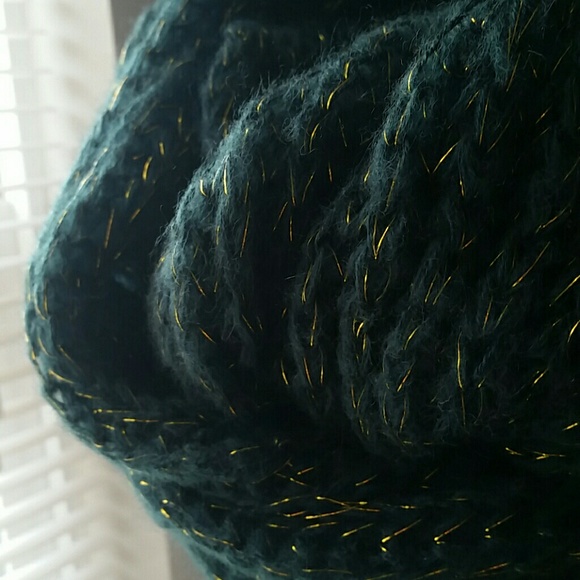 Green and Gold Blanket Scarf - Picture 3 of 4